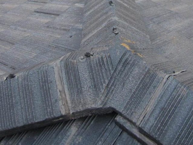 高砂市で三角棟瓦を撤去